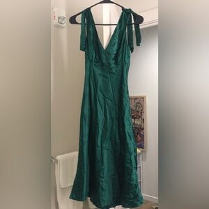 BCBGMAXAZRIA  green silk dress size 4